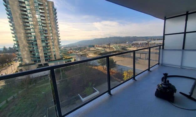 Move Out Deep Cleaning of a One bedroom plus Den Condo Located in Coquitlam BC Canada